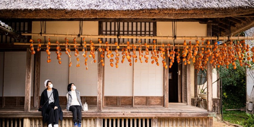 約250年前に建てられた藁葺き屋根の旧庄屋・毛利家屋敷